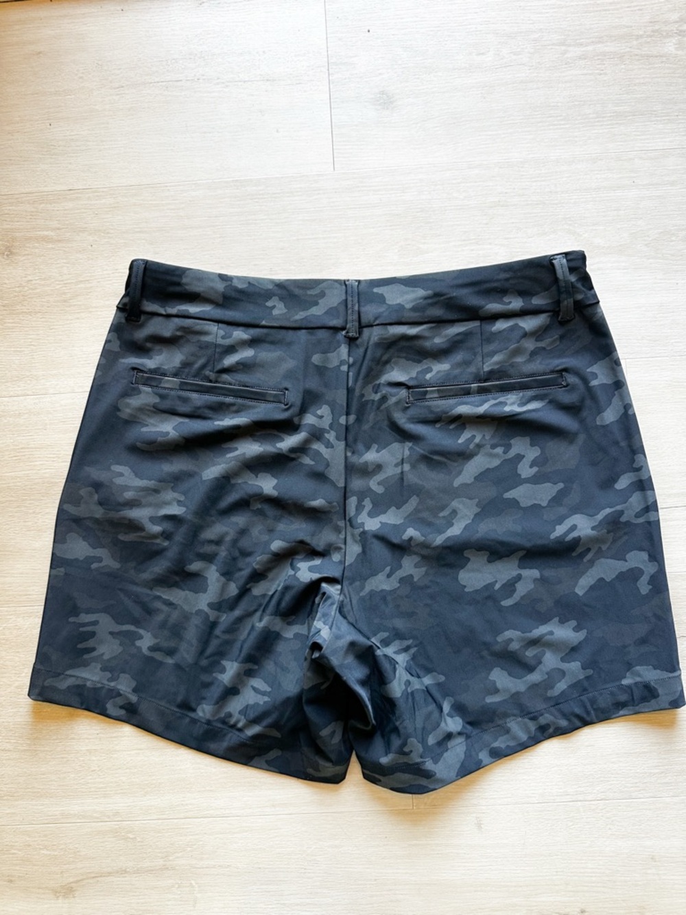 SPANX Black Camo High-Rise Bermuda Shorts - Picture 3 of 4
